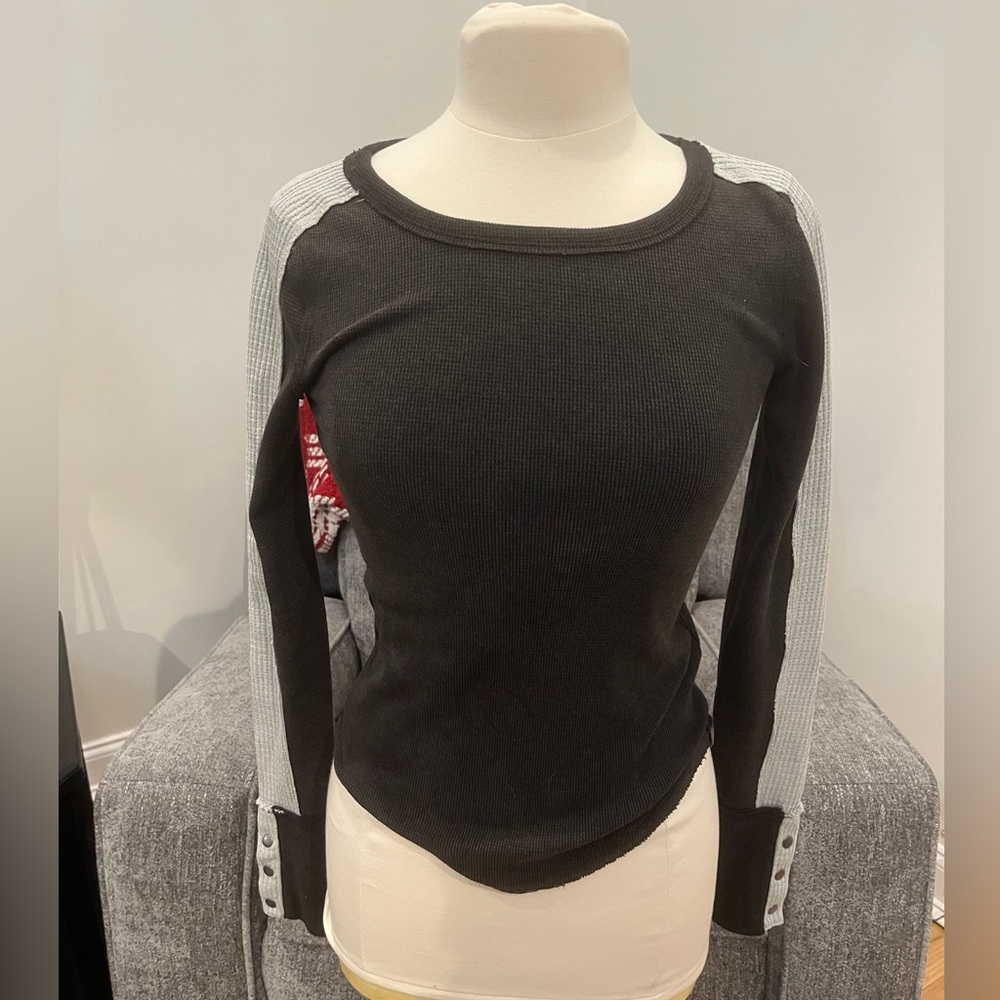 We The Free Black w/ Gray Trim Long Sleeve Thermal Top Shirt - Women's XS